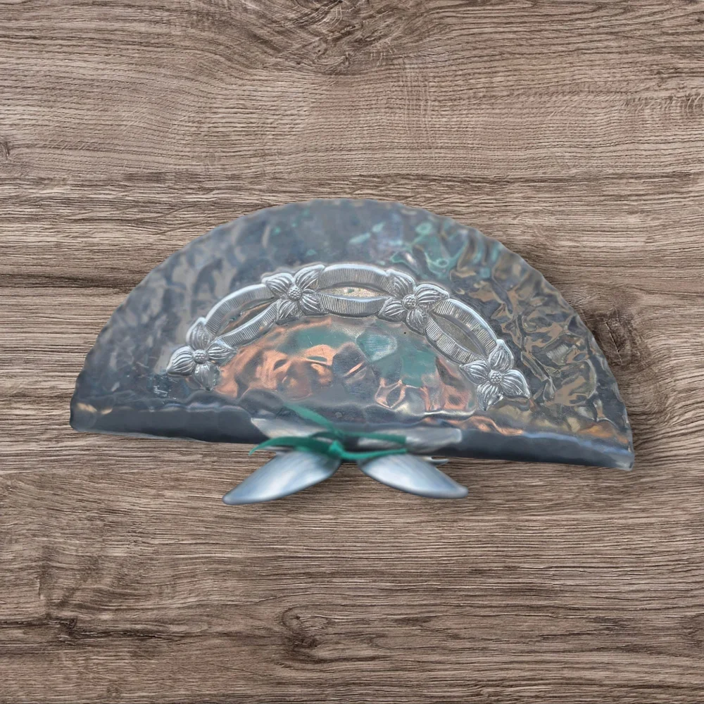 1950 Aluminum VTG Hand Forged Embossed Napkin / Letter Holder Fan Shaped Floral‎